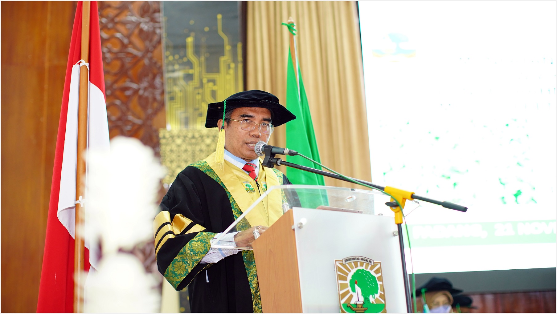 Profil Singkat Prof. Dr. apt. Yufri Aldi, M.Si